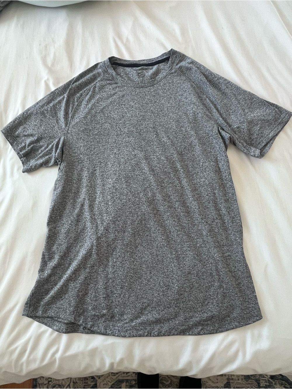 lululemon athletica Men's License To Train Grey Short Sleeve, Size Large